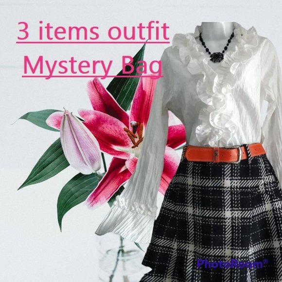 🛍️OUTFIT CAPSULE MYSTERY  3 ITEMS 🧥👚👕👖👗👙👜 - Picture 1 of 5